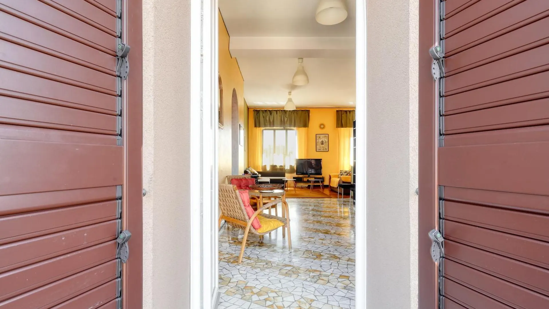 Urban Elegance With A View Viale Tunisia Milanアパートメント 0*, ミラノ
